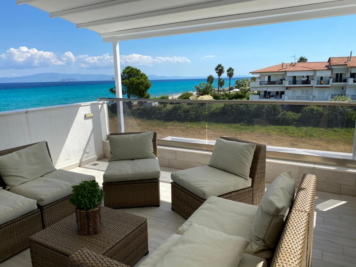 Villa Theodora In Front Of The Sea Hanioti Luaran gambar