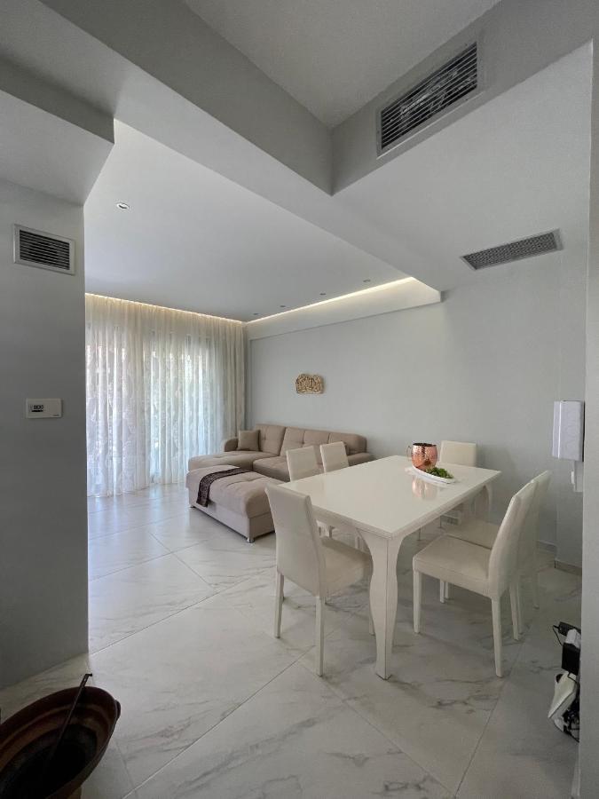 Villa Theodora In Front Of The Sea Hanioti Luaran gambar